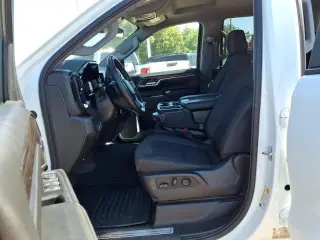 Chevrolet Silverado 1500 2023 4x4 LT 4 puertas Crew Cab 5.8 pies SB con 1LT
