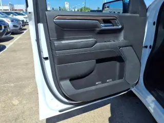 Chevrolet Silverado 1500 2023 4x4 LT 4 puertas Crew Cab 5.8 pies SB con 1LT