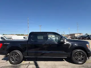 Ford F-150 2023 4x4 Lariat 4dr SuperCrew con cabina de 5.5 m.