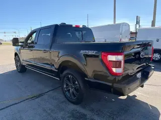 Ford F-150 2023 4x4 Lariat 4dr SuperCrew con cabina de 5.5 m.