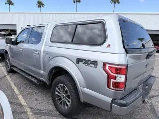 Ford F-150 2020 4x4 XLT 4dr SuperCrew con 5.5 ft. de cabina.