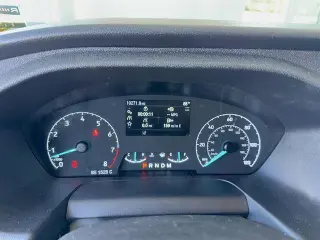 Ford Transit 2025 250 3dr SWB techo bajo furgón de carga