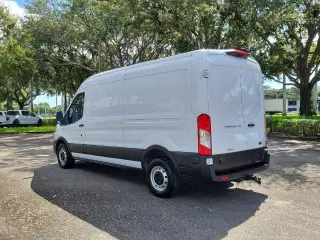 Ford Transit 2023 250 3dr SWB Medium Roof Furgón de Carga