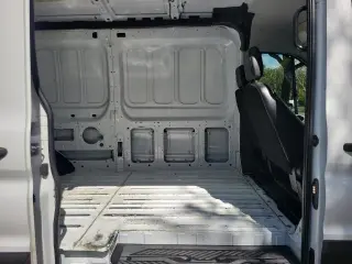 Ford Transit 2023 250 3dr SWB Medium Roof Furgón de Carga