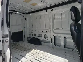 Ford Transit 2023 250 3dr SWB Medium Roof Furgón de Carga