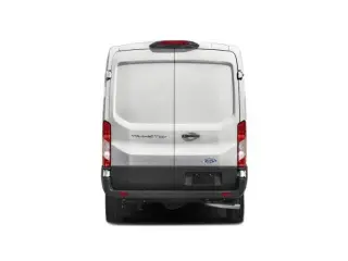 Ford Transit 2023 250 3dr SWB Techo Medio Furgón de Carga