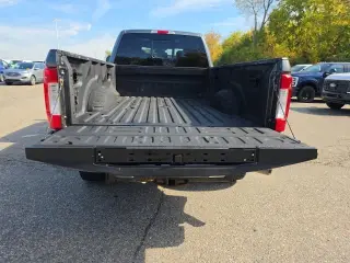Ford F-250 Super Duty 2017 4x4 Lariat 4puertas Cabina de Tripulación 6.8 ft. SB Pickup
