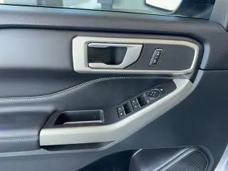 Ford Explorer 2023 XLT SUV de 4 puertas