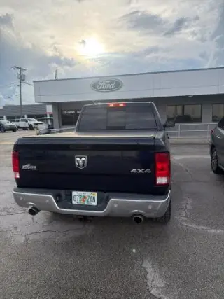 Ram 1500 2017 4x4 SLT 4 puertas Crew Cab batea de 5.5 pies