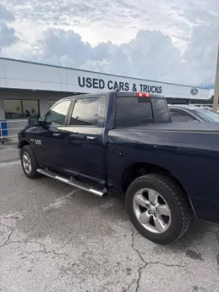 Ram 1500 2017 4x4 SLT 4 puertas Crew Cab batea de 5.5 pies