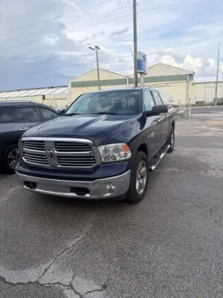 Ram 1500 2017 4x4 SLT 4 puertas Crew Cab batea de 5.5 pies