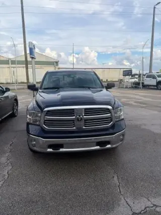 Ram 1500 2017 4x4 SLT 4 puertas Crew Cab batea de 5.5 pies