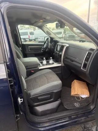 Ram 1500 2017 4x4 SLT 4 puertas Crew Cab batea de 5.5 pies