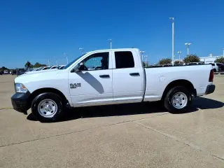 Ram 1500 Classic 2022 4x2 Tradesman 4dr Quad Cab 6.3 ft. SB Pickup