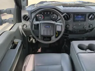 Ford F-250 Super Duty 2015 4x4 XL 4dr Crew Cab 6.8 ft. Pickup