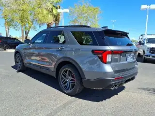 Ford Explorer 2025 AWD ST SUV de 4 puertas
