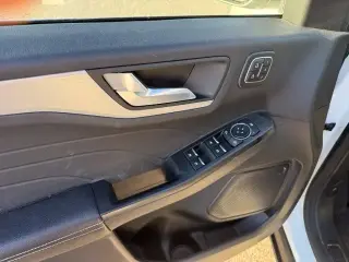 Ford Escape 2023 AWD Platinum 4dr SUV
