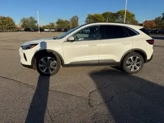 Ford Escape 2023 AWD Platinum 4dr SUV