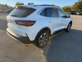 Ford Escape 2023 AWD Platinum 4dr SUV