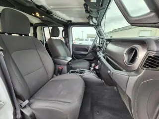 Jeep Gladiator 2023 4x4 Sport 4 puertas Cabina Crew SB de 5.0 pies