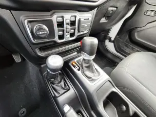 Jeep Gladiator 2023 4x4 Sport 4 puertas Cabina Crew SB de 5.0 pies