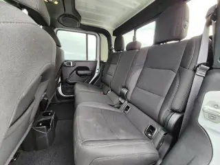 Jeep Gladiator 2023 4x4 Sport 4 puertas Cabina Crew SB de 5.0 pies