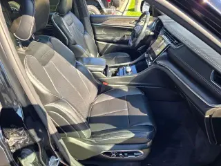 Jeep Grand Cherokee 2023 4x4 Overland 4dr SUV