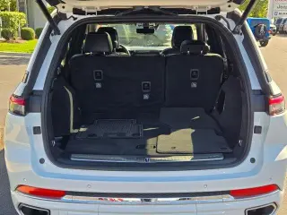 Jeep Grand Cherokee 2024 4x4 Overland 4dr SUV
