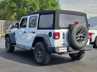 Jeep Wrangler 2024 4x4 Sport 4dr SUV