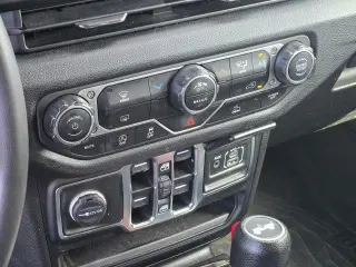 Jeep Wrangler 2024 4x4 Sport 4dr SUV