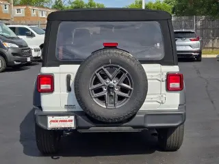 Jeep Wrangler 2024 4x4 Sport 4dr SUV