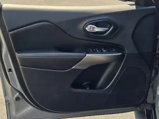 Jeep Cherokee 2019 4x4 Altitude 4dr SUV