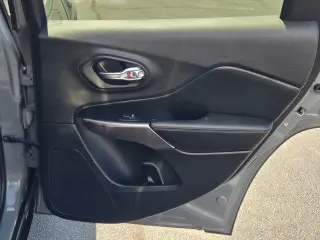 Jeep Cherokee 2019 4x4 Altitude 4dr SUV