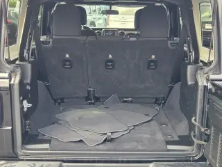 Jeep Wrangler Unlimited 2018 4x4 Deportivo 4dr SUV (lanzamiento a mitad de año)
