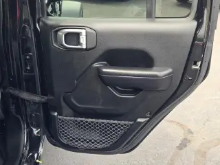 Jeep Wrangler Unlimited 2018 4x4 Deportivo 4dr SUV (lanzamiento a mitad de año)