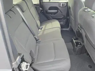 Jeep Wrangler Unlimited 2018 4x4 Deportivo 4dr SUV (lanzamiento a mitad de año)