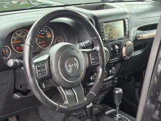 Jeep Wrangler Unlimited 2017 4x4 Sahara 4dr SUV