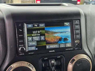 Jeep Wrangler Unlimited 2017 4x4 Sahara 4dr SUV