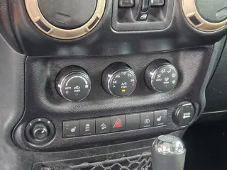 Jeep Wrangler Unlimited 2017 4x4 Sahara 4dr SUV