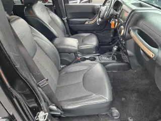 Jeep Wrangler Unlimited 2017 4x4 Sahara 4dr SUV