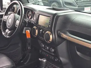Jeep Wrangler Unlimited 2017 4x4 Sahara 4dr SUV