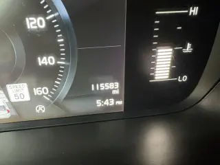 2018 Volvo XC90 T5 Momentum 5P