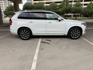2018 Volvo XC90 T5 Momentum 5P