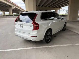 2018 Volvo XC90 T5 Momentum 5P