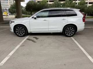2018 Volvo XC90 T5 Momentum 5P