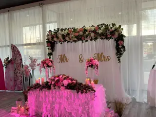 ✨ ¡Los mejores momentos se celebran en un lugar especial! 🥂