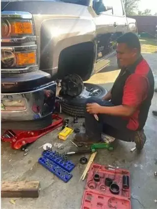 MOBILE DIESEL TRUCK REPAIR