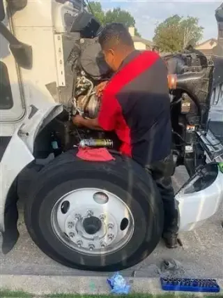 MOBILE DIESEL TRUCK REPAIR