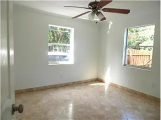 Propiedad de alquiler con 3 dormitorios y 2 baños en Lake Worth Beach