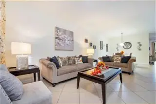 Propiedad en alquiler con 3 dormitorios y 2.5 baños en COCONUT CREEK